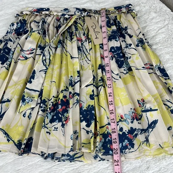 NWT! Darling Piper Accordion Pleated Floral Mini Skirt with Tie Belt Large - Picture 6 of 11